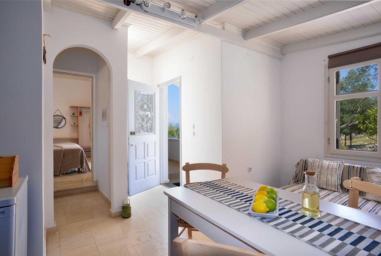 Apartment New! Paxoswhite Sea View & Studios!