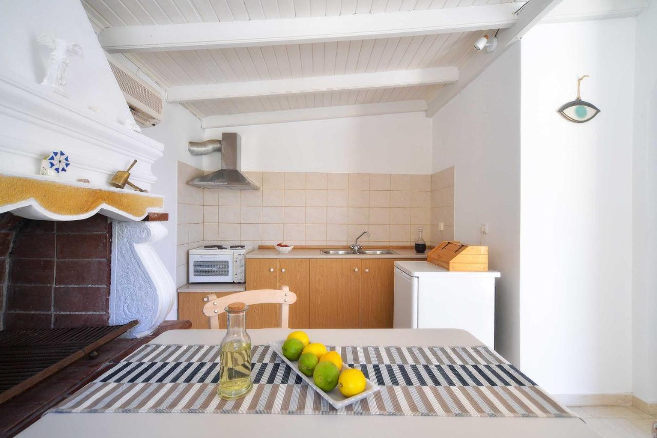 New! Paxoswhite Sea View & Studios! Apartment