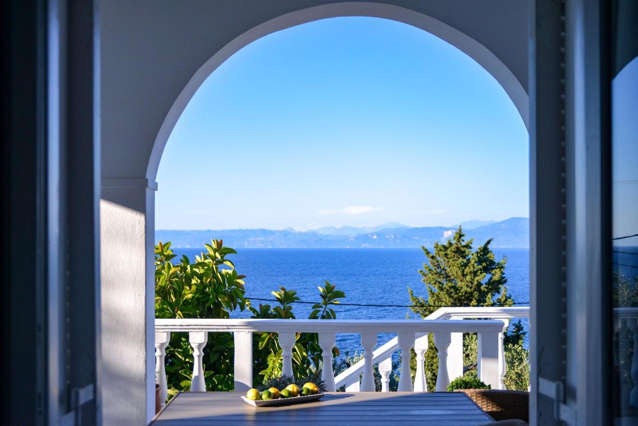 New! Paxoswhite Sea View & Studios! Apartment