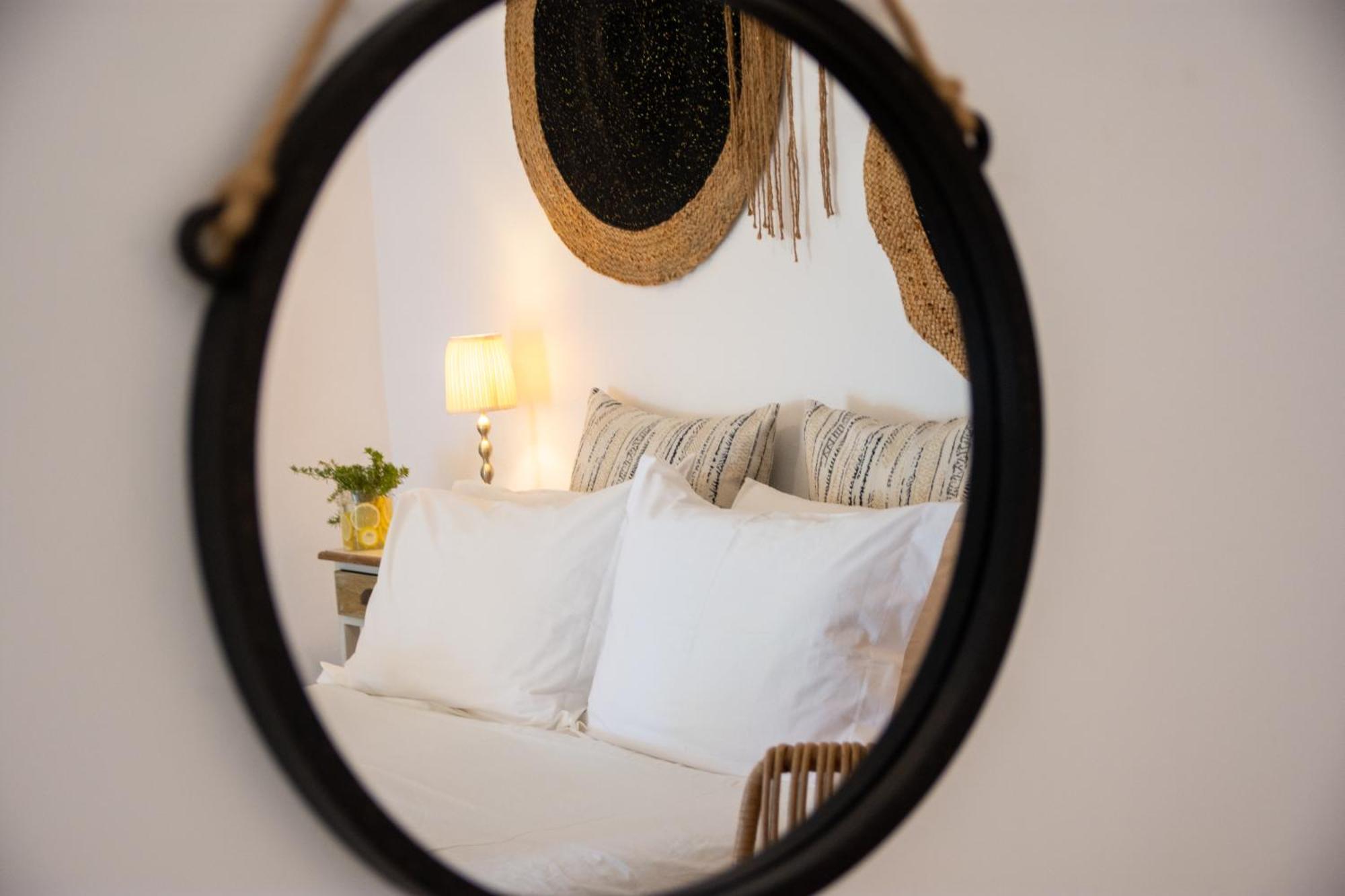 Apartment New! Paxoswhite Sea View & Studios!