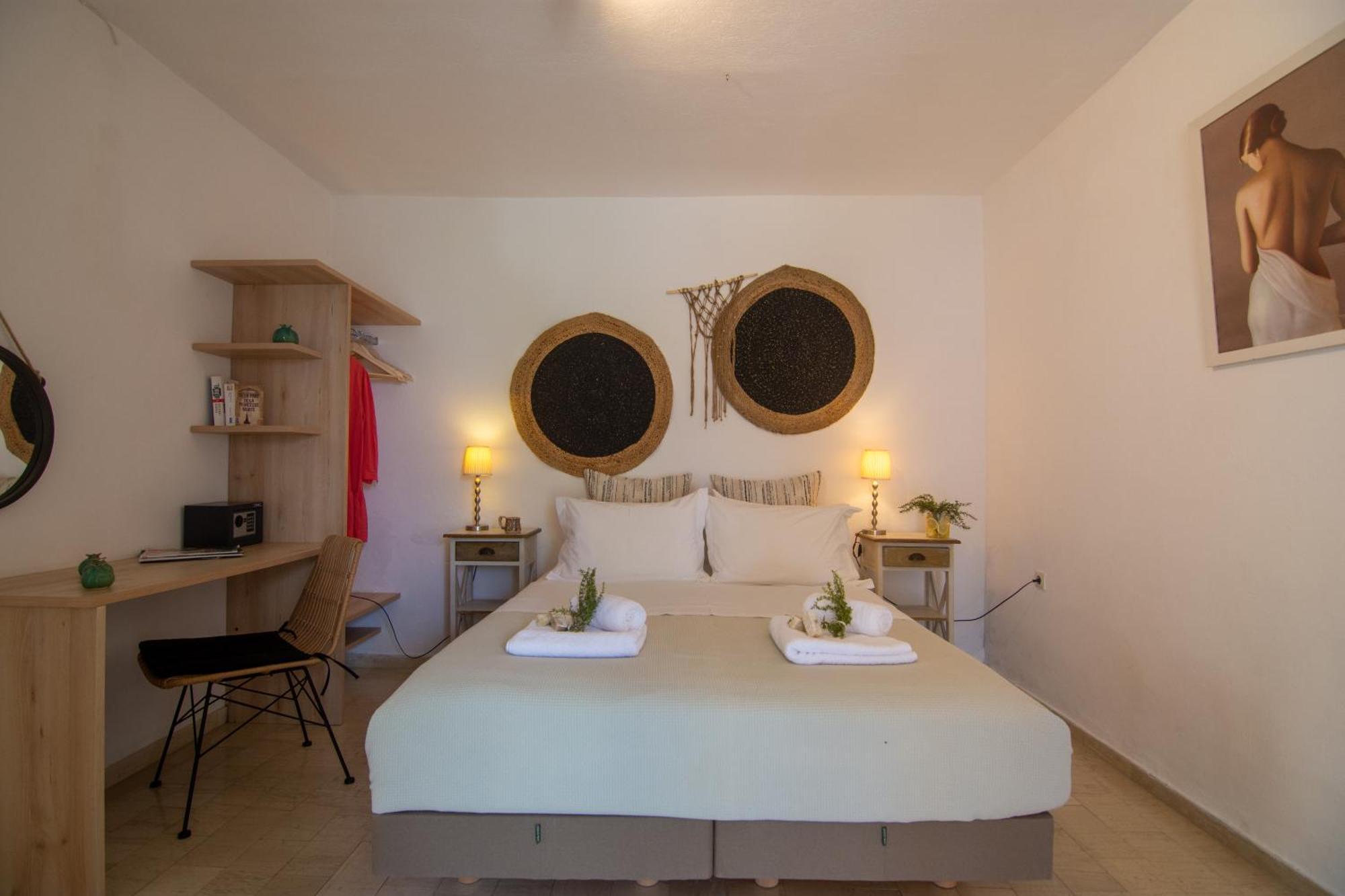Apartment New! Paxoswhite Sea View & Studios!